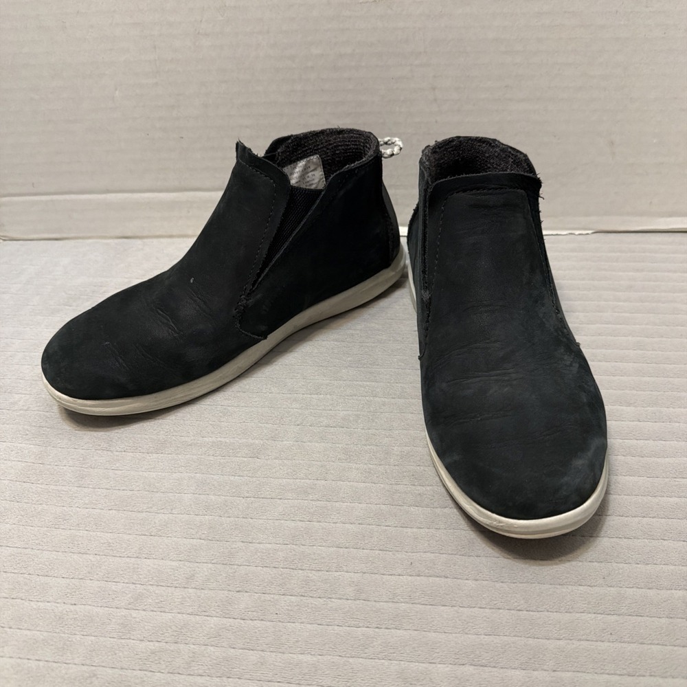 OluKai Hawaiiloa Manu Hope Boots Womens 8 US Black Slip On Leather Shoes